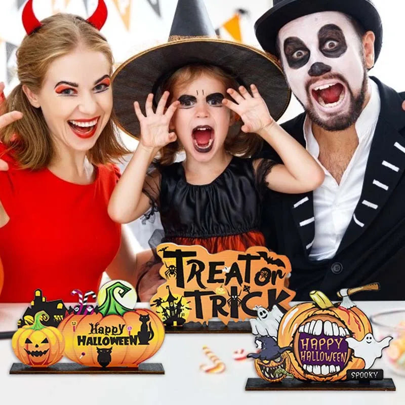 Halloween Wooden Signs & Ornaments