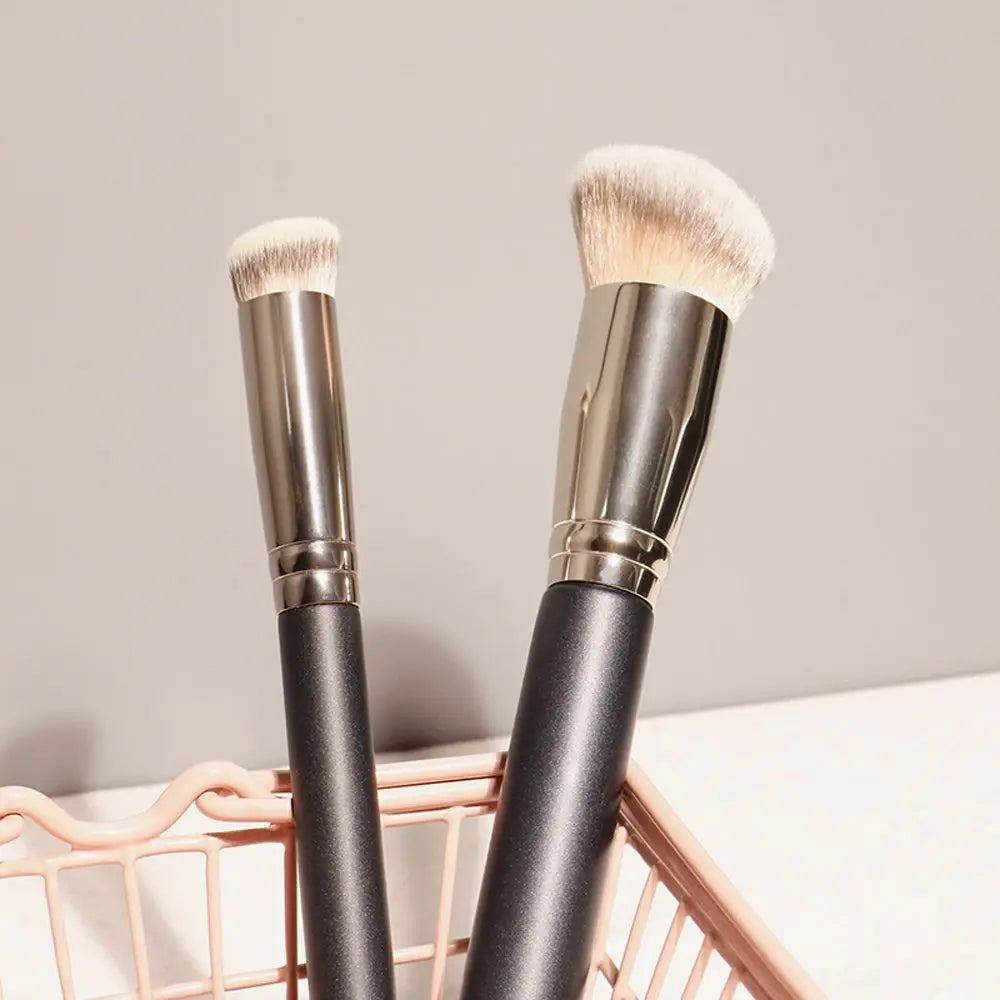 Kabuki Makeup Brush – Face & Eyes