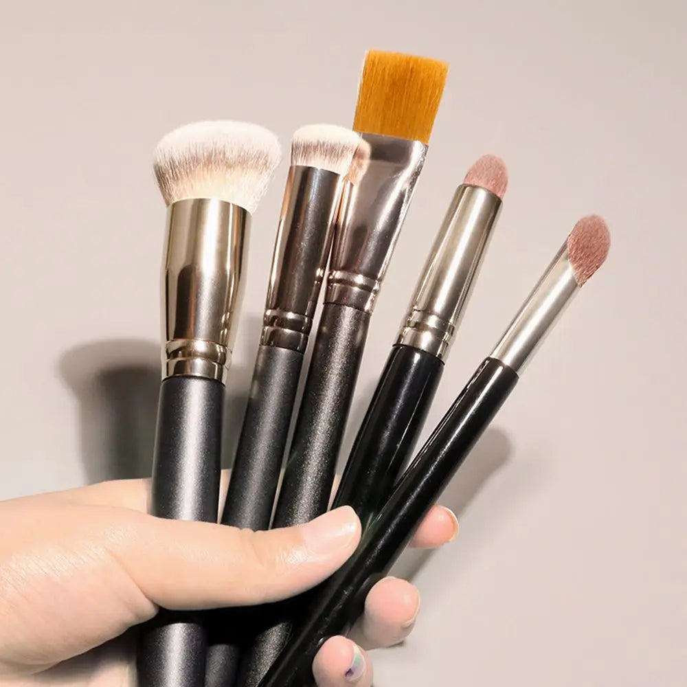Kabuki Makeup Brush – Face & Eyes