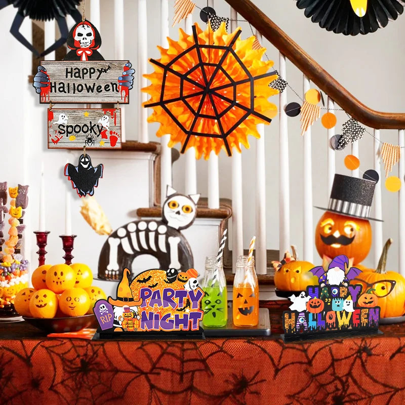 Halloween Wooden Signs & Ornaments